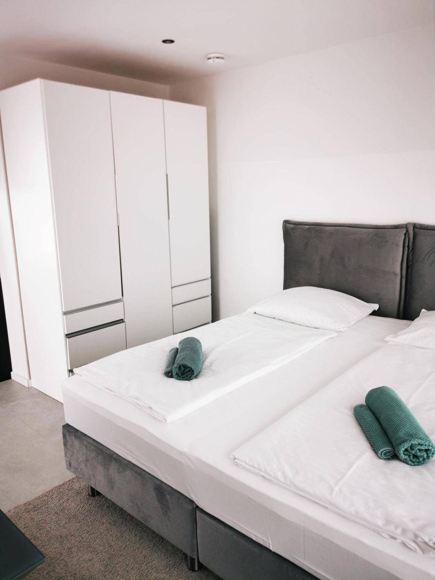 Hh 03 By Rockchair - Superhost Status - Modernes Apartment Mit Sonnigem Balkon & Premium Boxspringbetten In Winterhude - Hamburg Top Geheimtipp Zewnętrze zdjęcie
